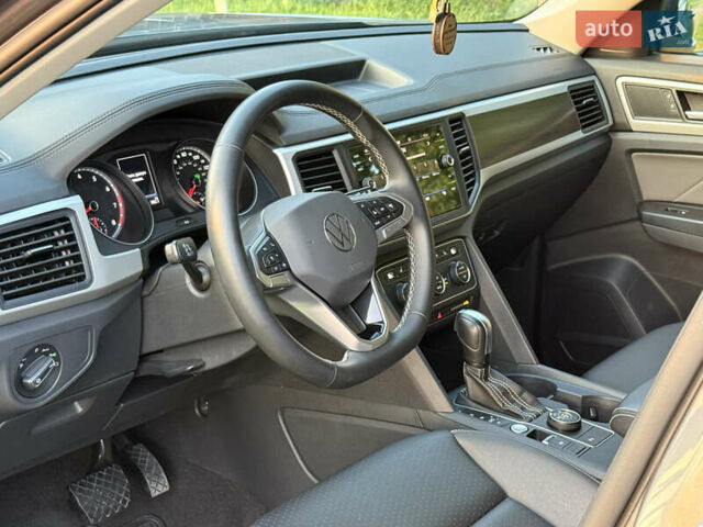 Сірий Фольксваген Atlas, об'ємом двигуна 3.6 л та пробігом 101 тис. км за 25900 $, фото 27 на Automoto.ua