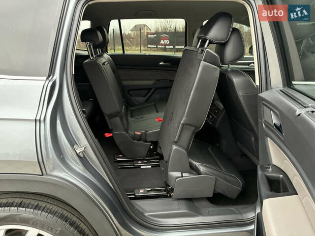 Сірий Фольксваген Atlas, об'ємом двигуна 3.6 л та пробігом 104 тис. км за 23300 $, фото 16 на Automoto.ua