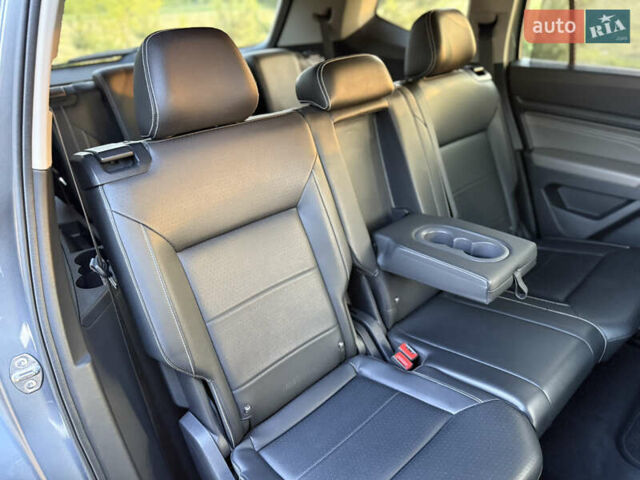 Сірий Фольксваген Atlas, об'ємом двигуна 3.6 л та пробігом 101 тис. км за 25900 $, фото 33 на Automoto.ua