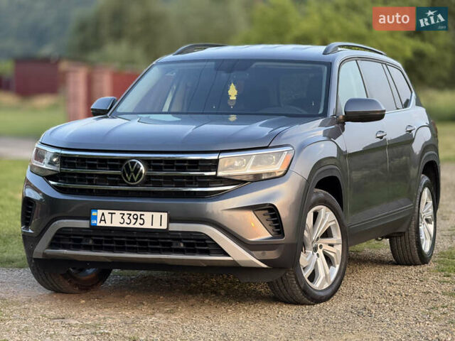 Сірий Фольксваген Atlas, об'ємом двигуна 3.6 л та пробігом 101 тис. км за 25900 $, фото 1 на Automoto.ua