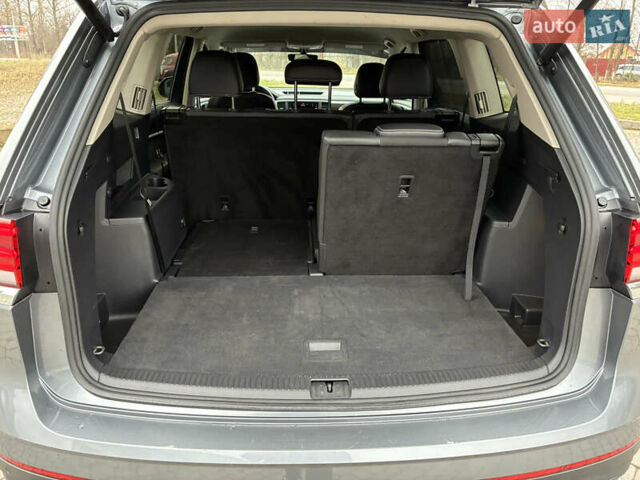 Сірий Фольксваген Atlas, об'ємом двигуна 3.6 л та пробігом 104 тис. км за 23300 $, фото 23 на Automoto.ua