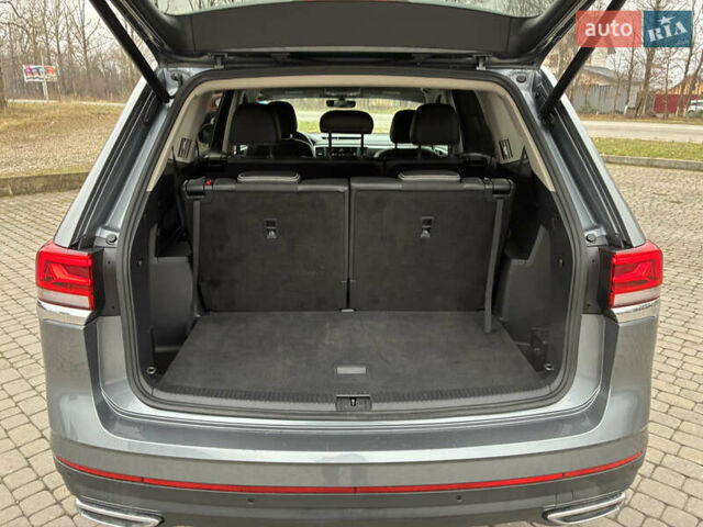 Сірий Фольксваген Atlas, об'ємом двигуна 3.6 л та пробігом 104 тис. км за 23300 $, фото 22 на Automoto.ua