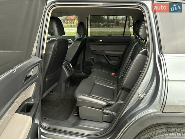 Сірий Фольксваген Atlas, об'ємом двигуна 3.6 л та пробігом 104 тис. км за 23300 $, фото 28 на Automoto.ua