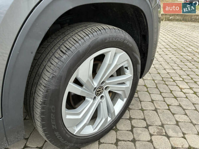 Сірий Фольксваген Atlas, об'ємом двигуна 3.6 л та пробігом 104 тис. км за 23300 $, фото 47 на Automoto.ua