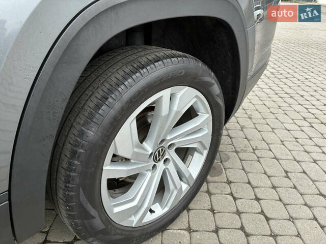 Сірий Фольксваген Atlas, об'ємом двигуна 3.6 л та пробігом 104 тис. км за 23300 $, фото 45 на Automoto.ua