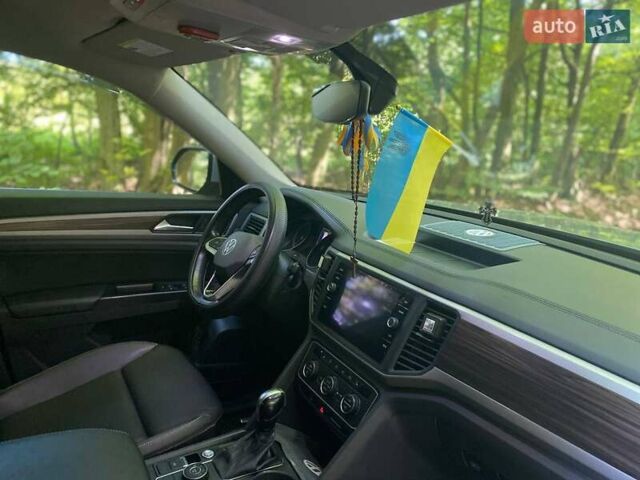 Сірий Фольксваген Atlas, об'ємом двигуна 1.98 л та пробігом 80 тис. км за 27500 $, фото 22 на Automoto.ua