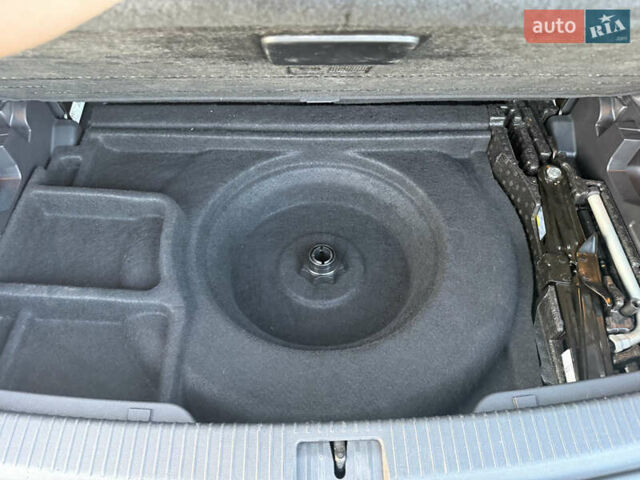 Сірий Фольксваген Atlas, об'ємом двигуна 3.6 л та пробігом 101 тис. км за 25900 $, фото 46 на Automoto.ua