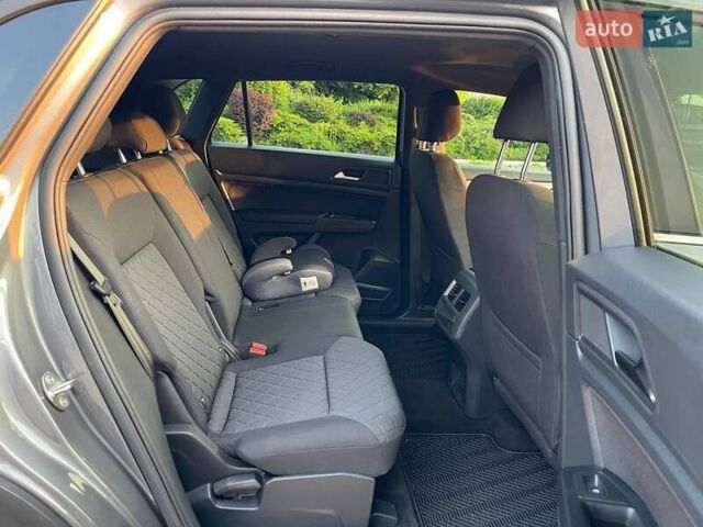 Сірий Фольксваген Atlas, об'ємом двигуна 1.98 л та пробігом 68 тис. км за 27000 $, фото 7 на Automoto.ua