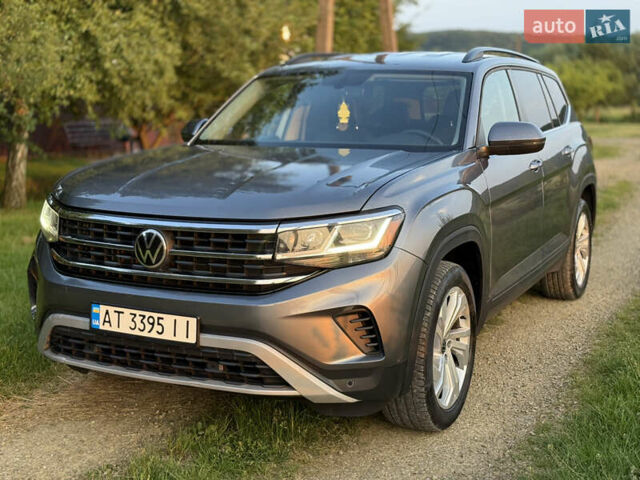 Сірий Фольксваген Atlas, об'ємом двигуна 3.6 л та пробігом 101 тис. км за 25900 $, фото 3 на Automoto.ua