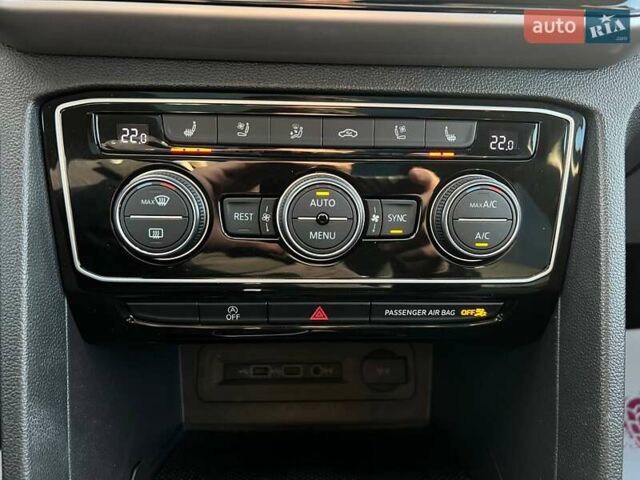 Сірий Фольксваген Atlas, об'ємом двигуна 3.6 л та пробігом 142 тис. км за 32999 $, фото 15 на Automoto.ua