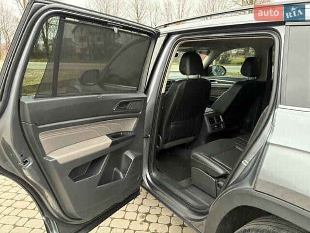 Сірий Фольксваген Atlas, об'ємом двигуна 3.6 л та пробігом 104 тис. км за 23300 $, фото 27 на Automoto.ua