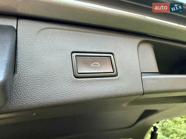 Сірий Фольксваген Atlas, об'ємом двигуна 3.6 л та пробігом 101 тис. км за 25900 $, фото 47 на Automoto.ua