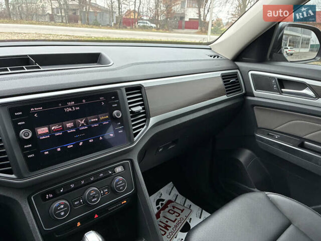 Сірий Фольксваген Atlas, об'ємом двигуна 3.6 л та пробігом 104 тис. км за 23300 $, фото 33 на Automoto.ua