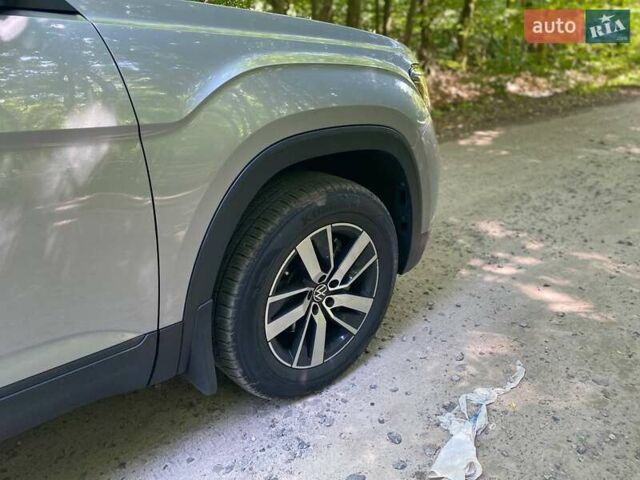Сірий Фольксваген Atlas, об'ємом двигуна 1.98 л та пробігом 80 тис. км за 27500 $, фото 38 на Automoto.ua