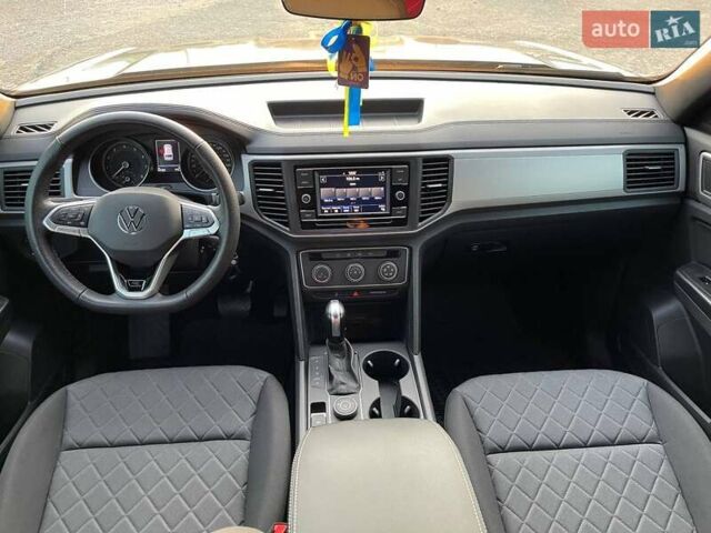 Сірий Фольксваген Atlas, об'ємом двигуна 1.98 л та пробігом 68 тис. км за 27000 $, фото 6 на Automoto.ua