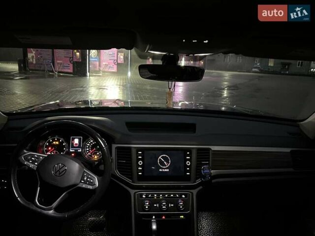 Сірий Фольксваген Atlas, об'ємом двигуна 2 л та пробігом 101 тис. км за 32000 $, фото 7 на Automoto.ua