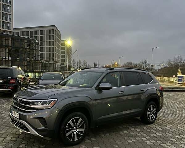 Сірий Фольксваген Atlas, об'ємом двигуна 2 л та пробігом 101 тис. км за 32000 $, фото 2 на Automoto.ua