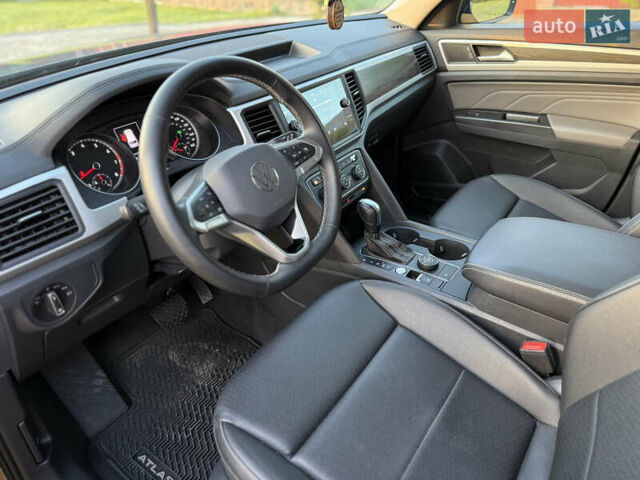 Сірий Фольксваген Atlas, об'ємом двигуна 3.6 л та пробігом 101 тис. км за 25900 $, фото 32 на Automoto.ua