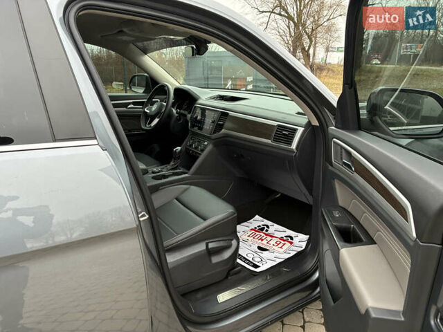 Сірий Фольксваген Atlas, об'ємом двигуна 3.6 л та пробігом 104 тис. км за 23300 $, фото 12 на Automoto.ua