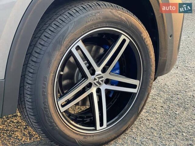 Сірий Фольксваген Atlas, об'ємом двигуна 1.98 л та пробігом 68 тис. км за 27000 $, фото 9 на Automoto.ua