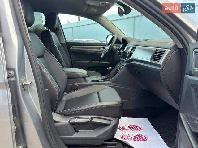 Сірий Фольксваген Atlas, об'ємом двигуна 1.98 л та пробігом 6 тис. км за 26700 $, фото 11 на Automoto.ua