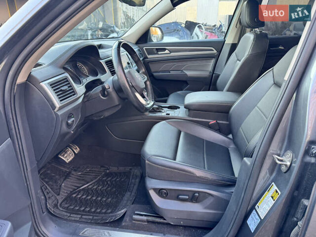 Серый Фольксваген Atlas, объемом двигателя 3.6 л и пробегом 62 тыс. км за 19800 $, фото 23 на Automoto.ua