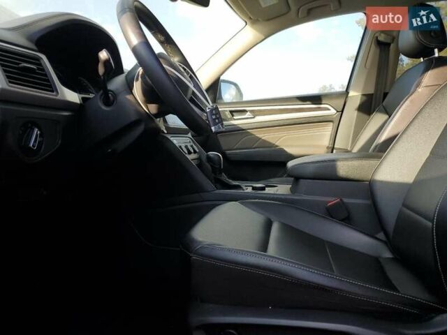 Серый Фольксваген Atlas, объемом двигателя 3.6 л и пробегом 139 тыс. км за 6400 $, фото 6 на Automoto.ua