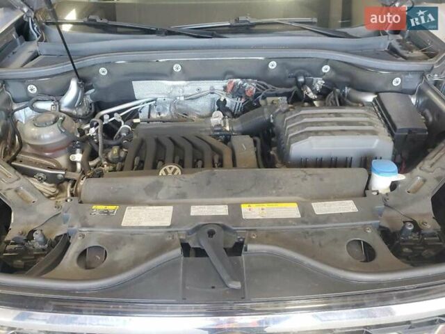 Серый Фольксваген Atlas, объемом двигателя 3.6 л и пробегом 139 тыс. км за 6400 $, фото 11 на Automoto.ua