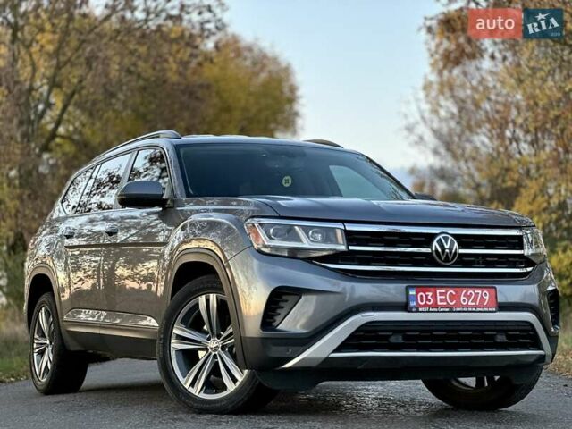 Серый Фольксваген Atlas, объемом двигателя 3.6 л и пробегом 165 тыс. км за 29500 $, фото 1 на Automoto.ua