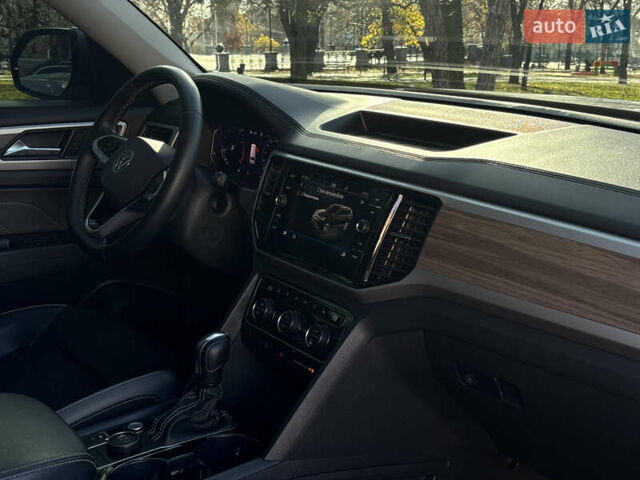 Сірий Фольксваген Atlas, об'ємом двигуна 3.6 л та пробігом 59 тис. км за 32999 $, фото 17 на Automoto.ua