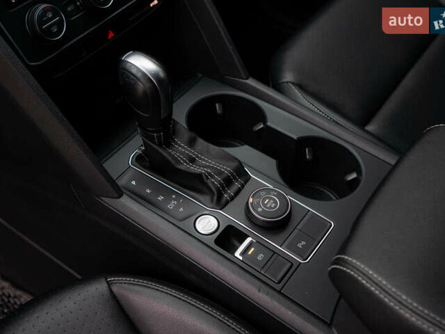 Серый Фольксваген Atlas, объемом двигателя 3.6 л и пробегом 136 тыс. км за 25999 $, фото 39 на Automoto.ua