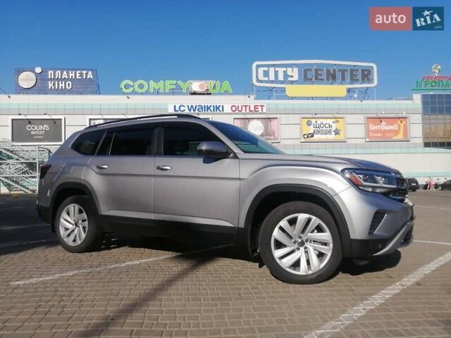 Сірий Фольксваген Atlas, об'ємом двигуна 3.6 л та пробігом 37 тис. км за 32777 $, фото 9 на Automoto.ua