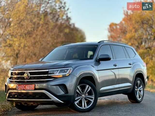 Серый Фольксваген Atlas, объемом двигателя 3.6 л и пробегом 165 тыс. км за 29500 $, фото 2 на Automoto.ua