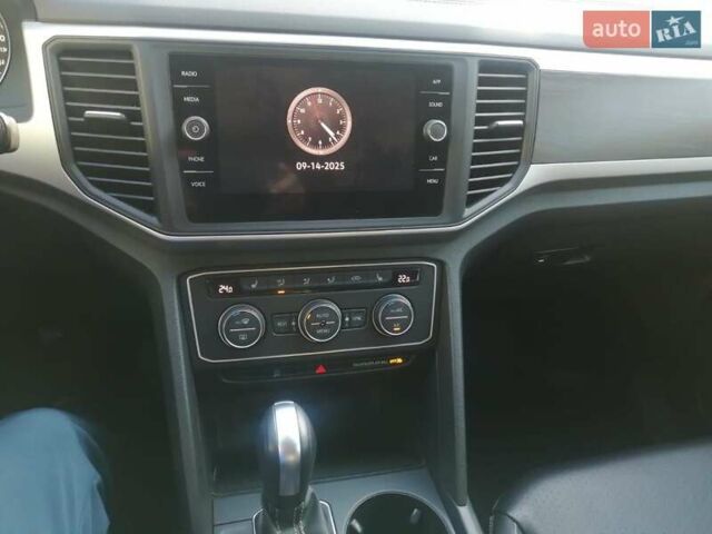 Сірий Фольксваген Atlas, об'ємом двигуна 3.6 л та пробігом 37 тис. км за 32777 $, фото 20 на Automoto.ua