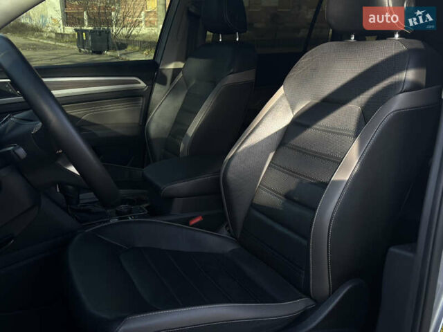 Сірий Фольксваген Atlas, об'ємом двигуна 3.6 л та пробігом 59 тис. км за 32999 $, фото 15 на Automoto.ua