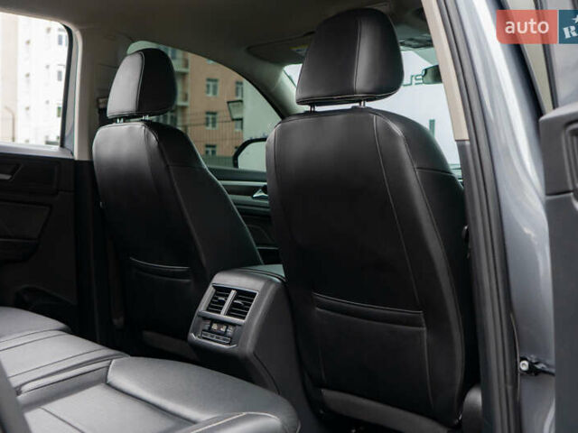 Серый Фольксваген Atlas, объемом двигателя 3.6 л и пробегом 136 тыс. км за 25999 $, фото 53 на Automoto.ua