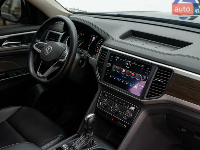 Серый Фольксваген Atlas, объемом двигателя 3.6 л и пробегом 136 тыс. км за 25999 $, фото 34 на Automoto.ua