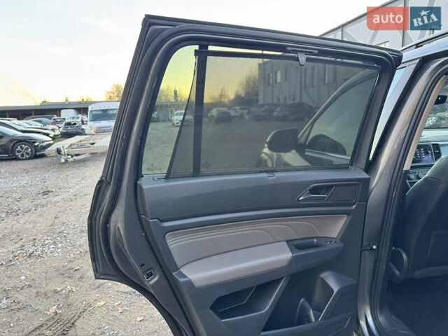 Серый Фольксваген Atlas, объемом двигателя 3.6 л и пробегом 62 тыс. км за 19800 $, фото 40 на Automoto.ua