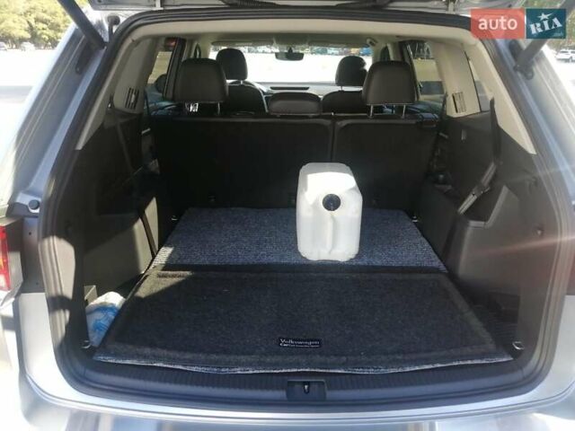 Сірий Фольксваген Atlas, об'ємом двигуна 3.6 л та пробігом 37 тис. км за 32777 $, фото 18 на Automoto.ua