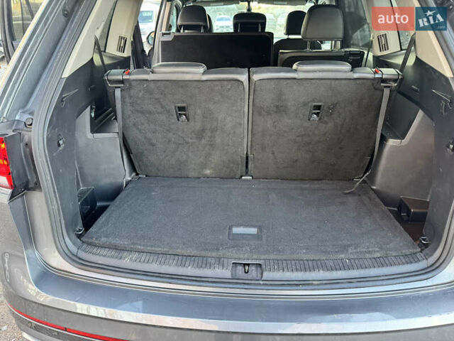 Серый Фольксваген Atlas, объемом двигателя 3.6 л и пробегом 62 тыс. км за 19800 $, фото 37 на Automoto.ua