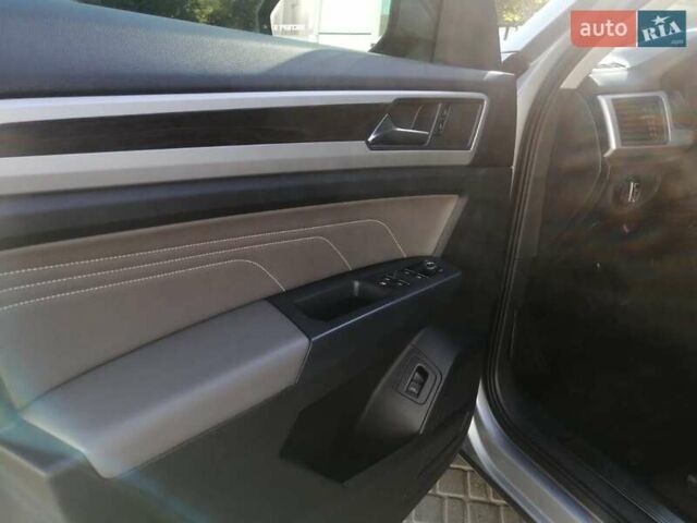 Сірий Фольксваген Atlas, об'ємом двигуна 3.6 л та пробігом 37 тис. км за 32777 $, фото 26 на Automoto.ua