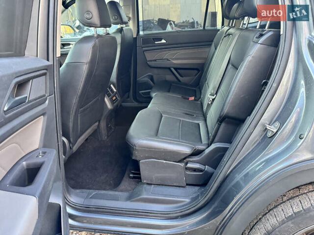 Серый Фольксваген Atlas, объемом двигателя 3.6 л и пробегом 62 тыс. км за 19800 $, фото 33 на Automoto.ua