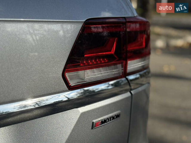 Сірий Фольксваген Atlas, об'ємом двигуна 3.6 л та пробігом 59 тис. км за 32999 $, фото 6 на Automoto.ua