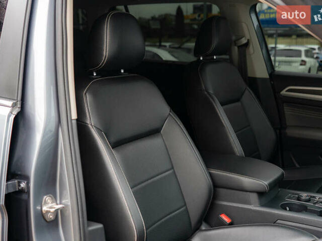 Серый Фольксваген Atlas, объемом двигателя 3.6 л и пробегом 136 тыс. км за 25999 $, фото 63 на Automoto.ua