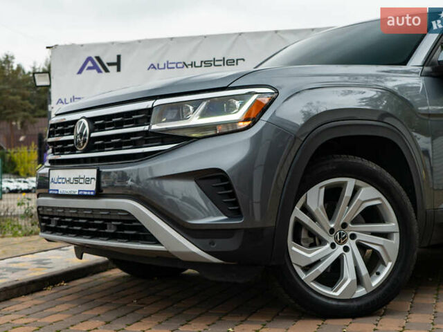 Серый Фольксваген Atlas, объемом двигателя 3.6 л и пробегом 136 тыс. км за 25999 $, фото 3 на Automoto.ua