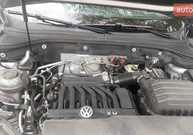 Сірий Фольксваген Atlas, об'ємом двигуна 3.6 л та пробігом 97 тис. км за 29900 $, фото 15 на Automoto.ua