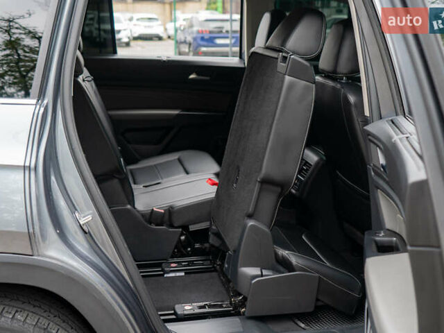 Серый Фольксваген Atlas, объемом двигателя 3.6 л и пробегом 136 тыс. км за 25999 $, фото 59 на Automoto.ua