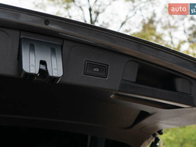 Серый Фольксваген Atlas, объемом двигателя 3.6 л и пробегом 136 тыс. км за 25999 $, фото 38 на Automoto.ua