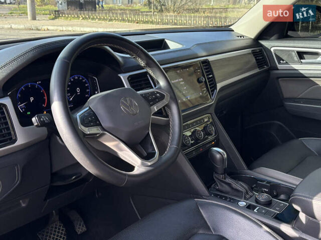 Сірий Фольксваген Atlas, об'ємом двигуна 3.6 л та пробігом 59 тис. км за 32999 $, фото 9 на Automoto.ua