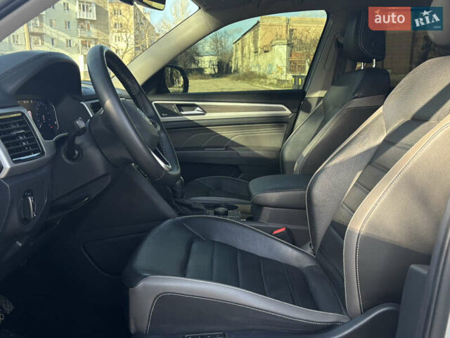 Сірий Фольксваген Atlas, об'ємом двигуна 3.6 л та пробігом 59 тис. км за 32999 $, фото 16 на Automoto.ua